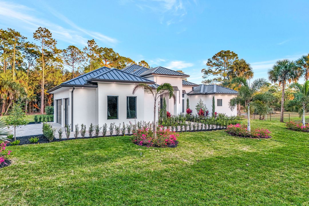 264 13th St NW, Naples, FL 34120