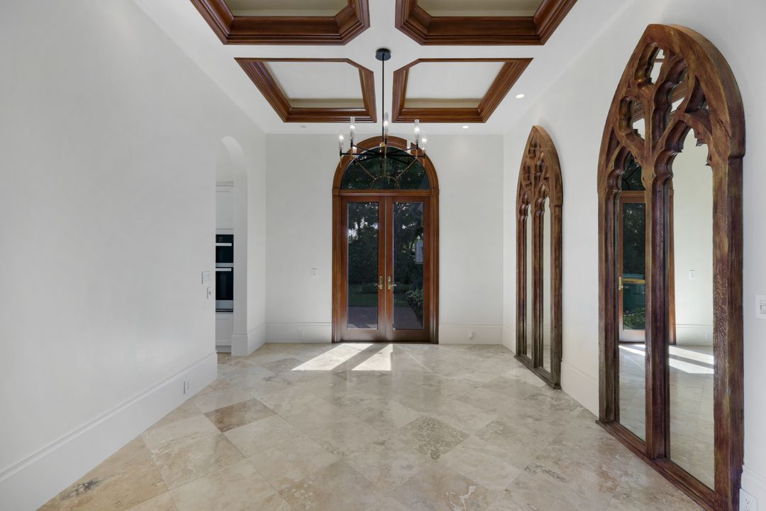 1609 Chinaberry Way, Naples, FL 34105