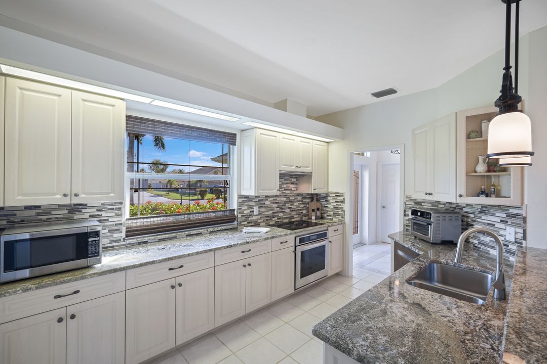 3630 Cartwright Ct, Bonita Springs, FL 34134