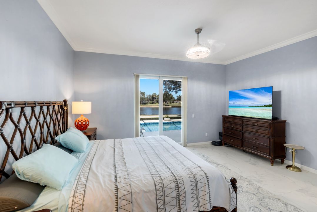 5343 Hawkesbury Way, Naples, FL 34119