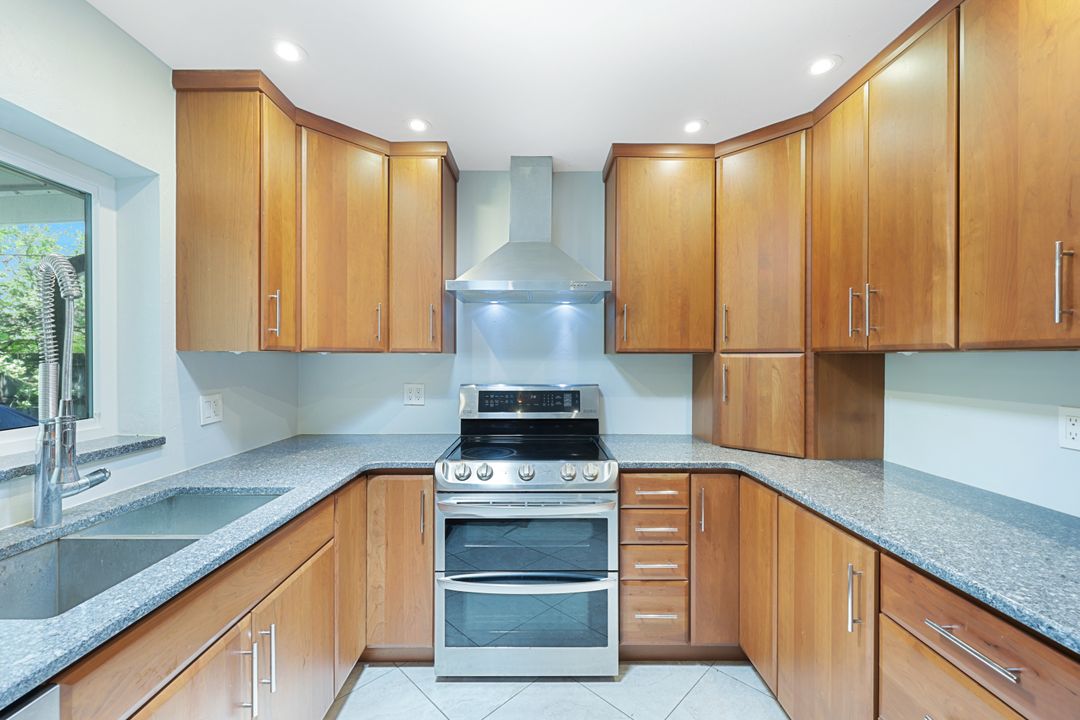 9863 Kentucky St, Bonita Springs, FL 34135