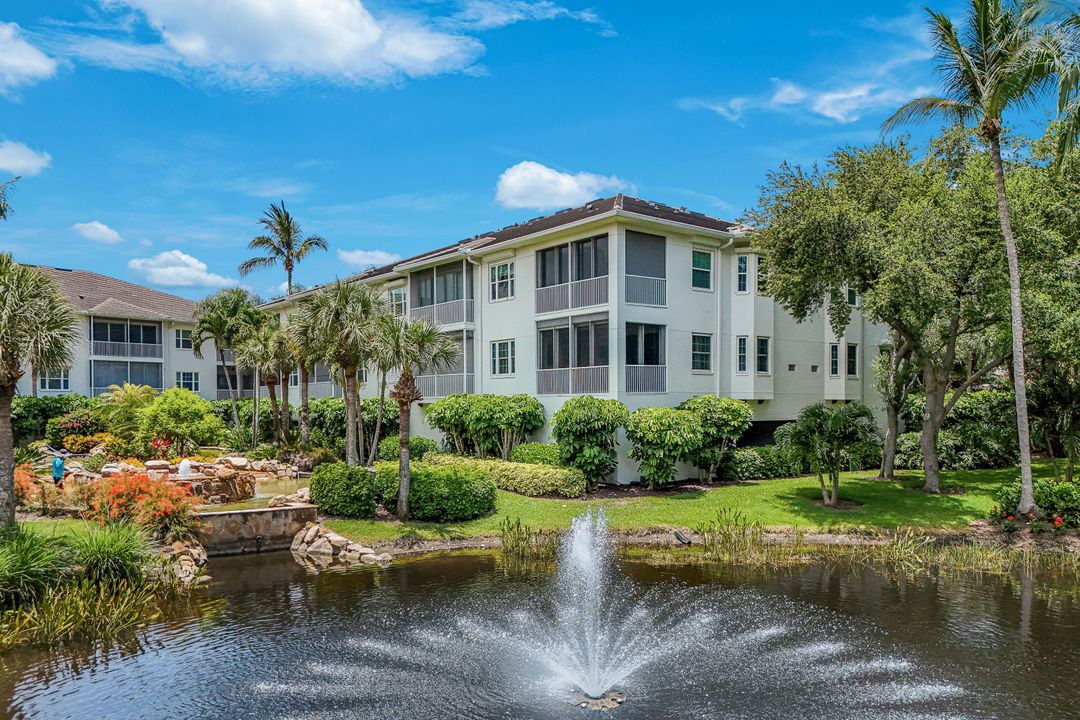 831 Sailaway Ln #202, Naples, FL 34108