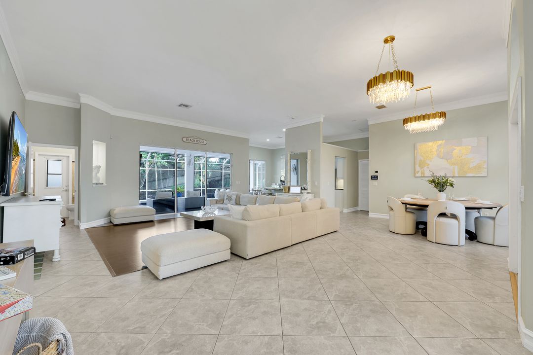 778 95th Ave N, Naples, FL 34108