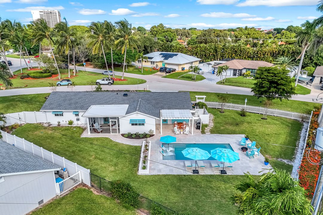 1086 N Town and River Dr, Fort Myers, FL 33919