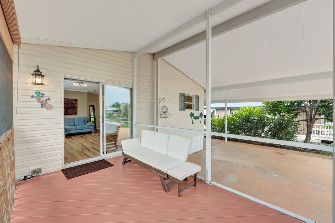 524 Menton Ln, Naples, FL 34112