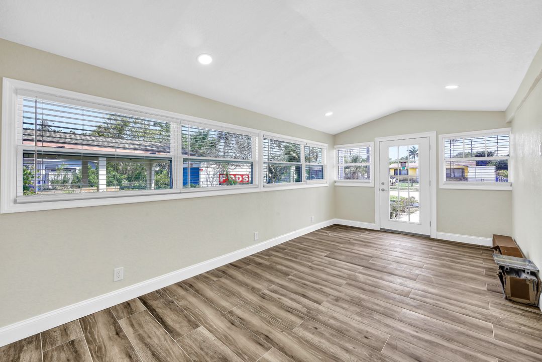 1273 5th Ave N, Naples, FL 34102