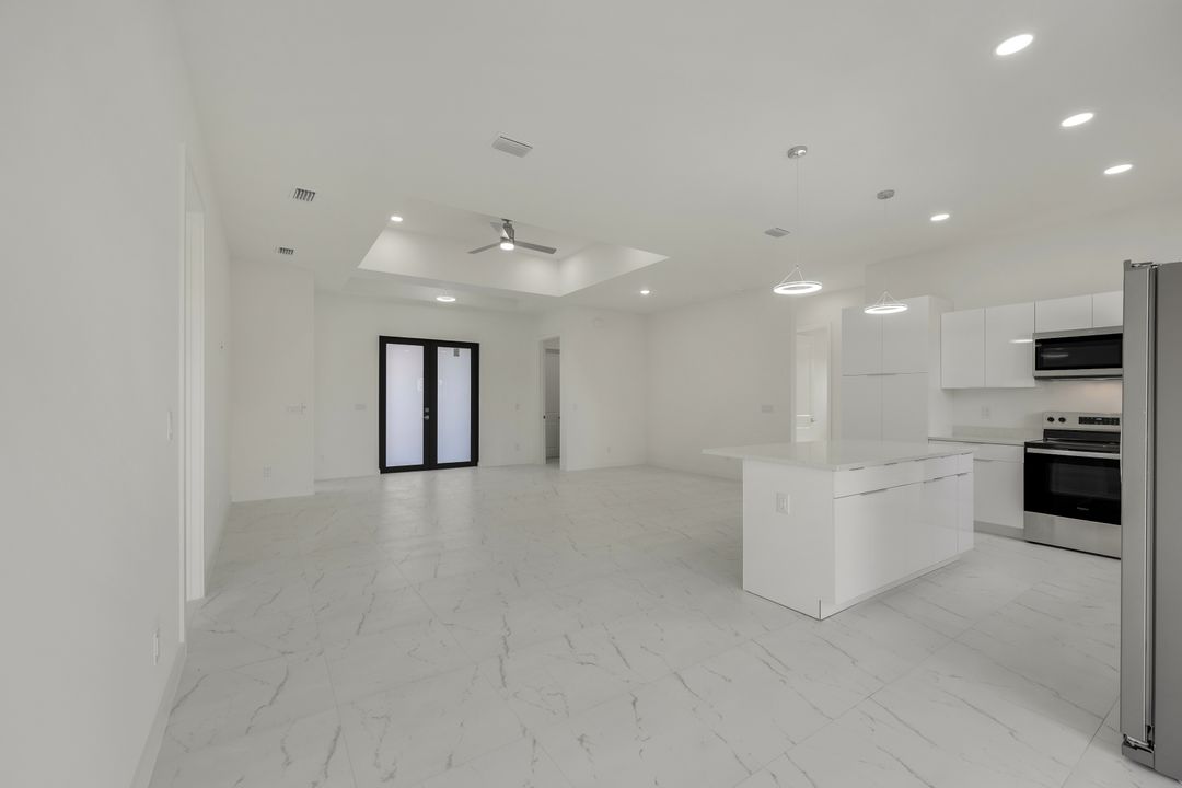 4138 NE 23rd Ave, Cape Coral, FL 33993