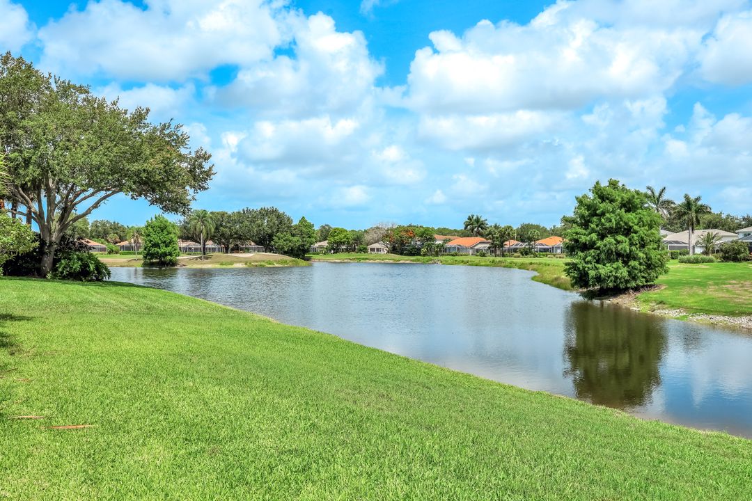 2041 Crestview Way, Naples, FL 34119
