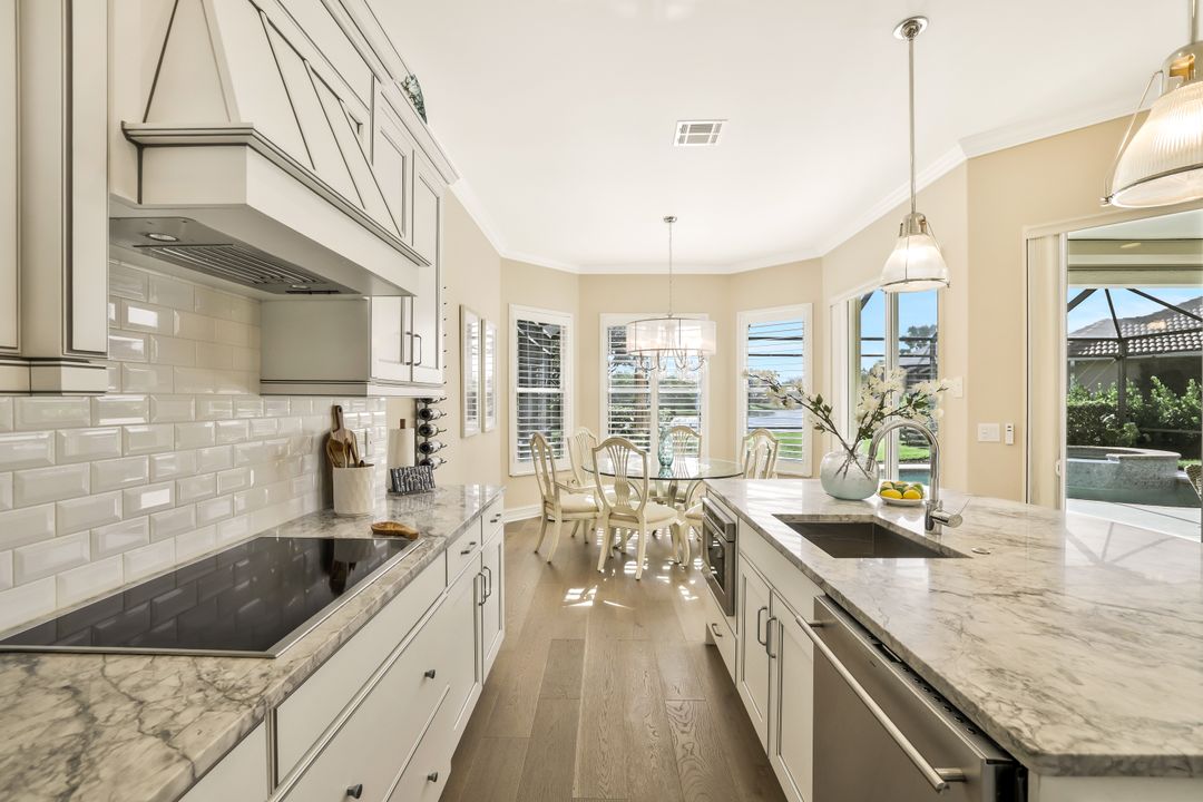 6972 Amen Corner Ct, Naples, FL 34113