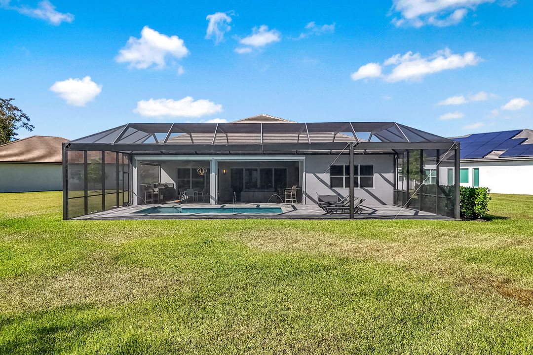 12083 Azalea Wy, Naples, FL 34120