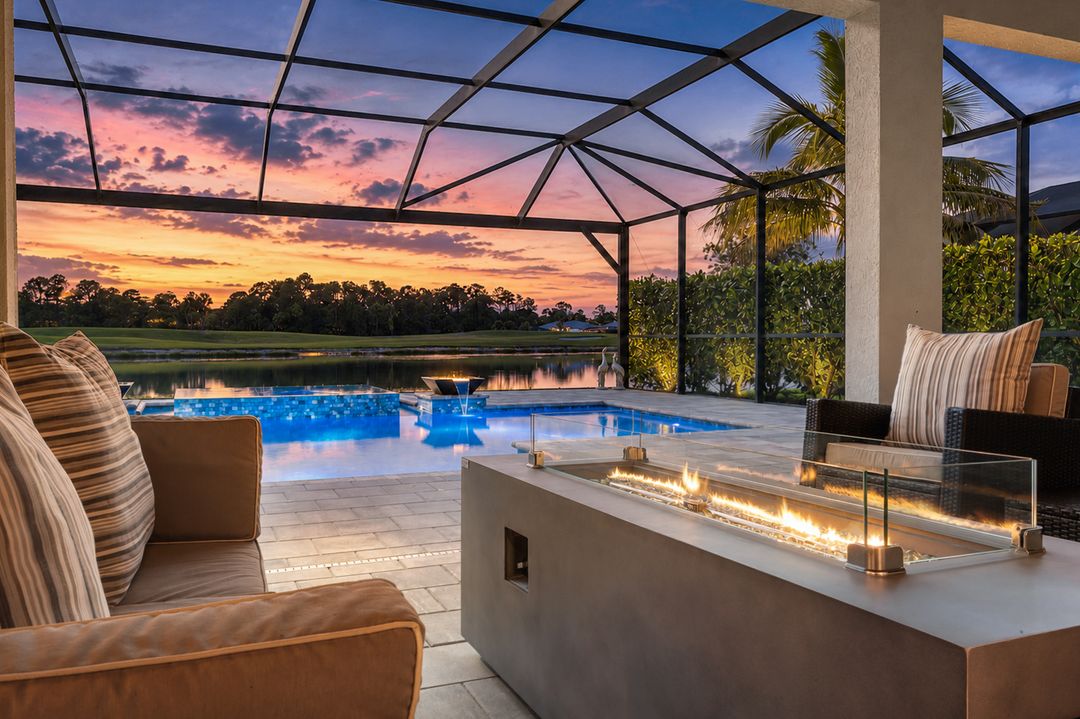 9577 Everglades Dr, Naples, FL 34120