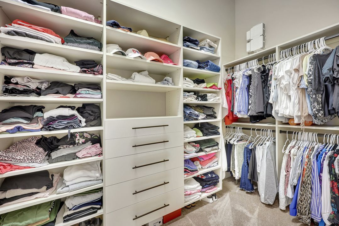 3181 Olympia Ln, Naples, FL 34114