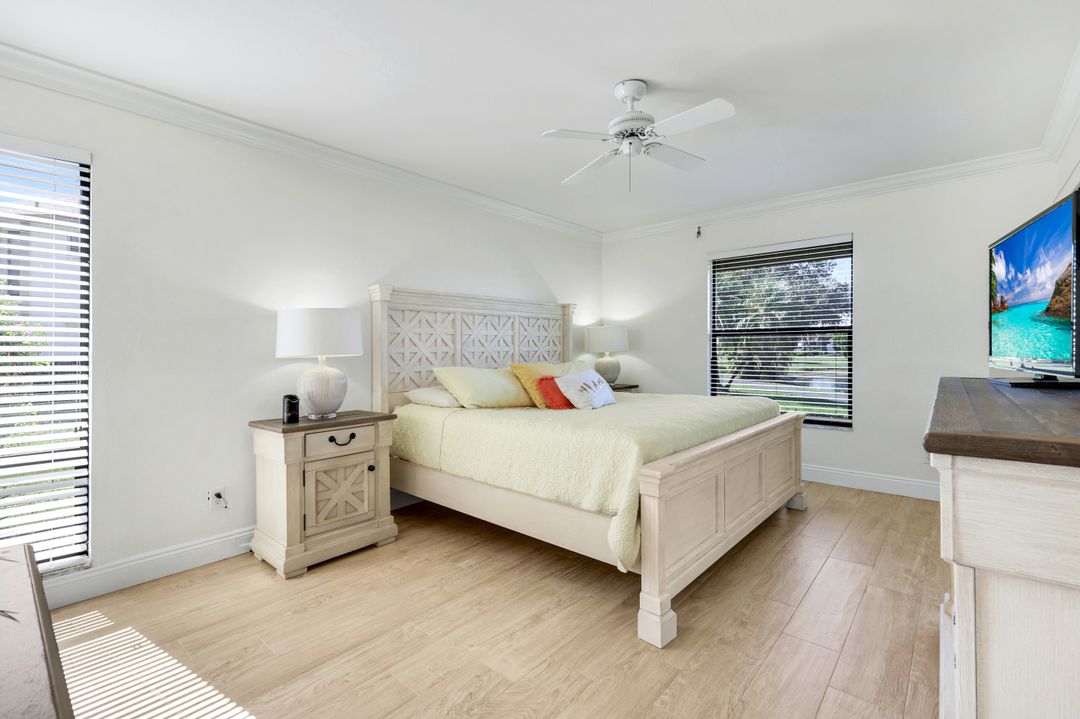 529 Lake Louise Cir #101, Naples, FL 34110