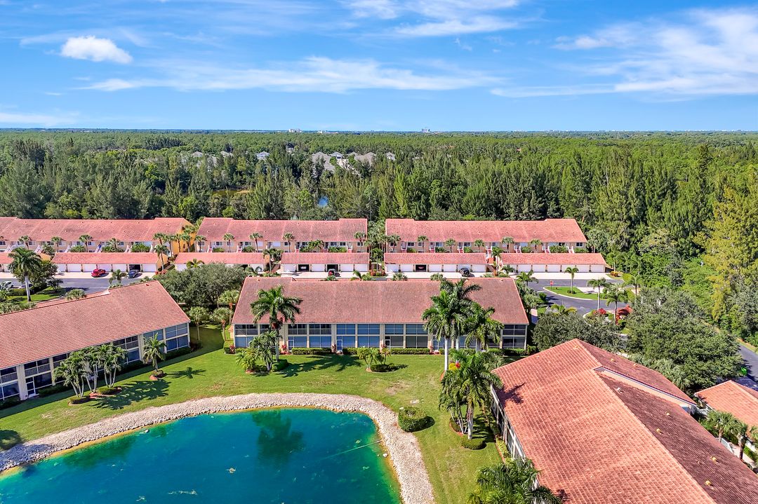 2395 Bayou Ln #01, Naples, FL 34112