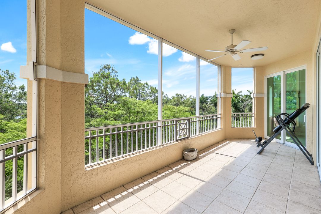 2728 Tiburon Blvd E #403, Naples, FL 34109