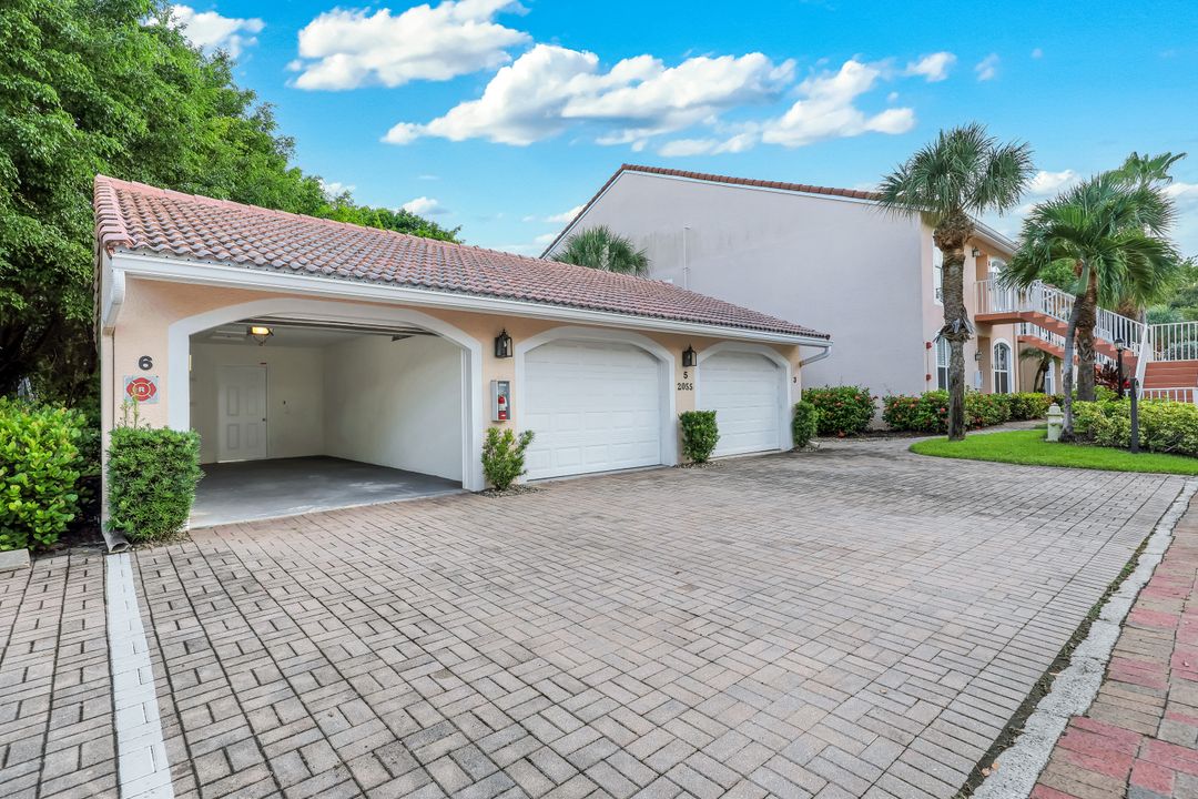 2055 Cascades Dr #6, Naples, FL 34112