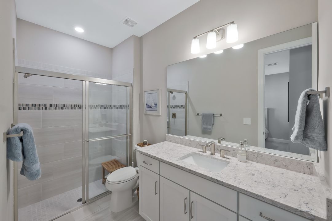 9815 Everglades Dr, Naples, FL 34120