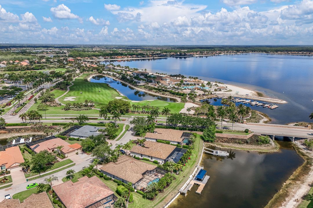 8810 Spinner Cove Ln, Naples, FL 34120