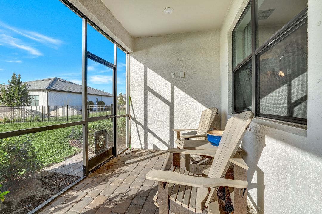 20410 Pebble Gln Dr, Estero, FL 33928