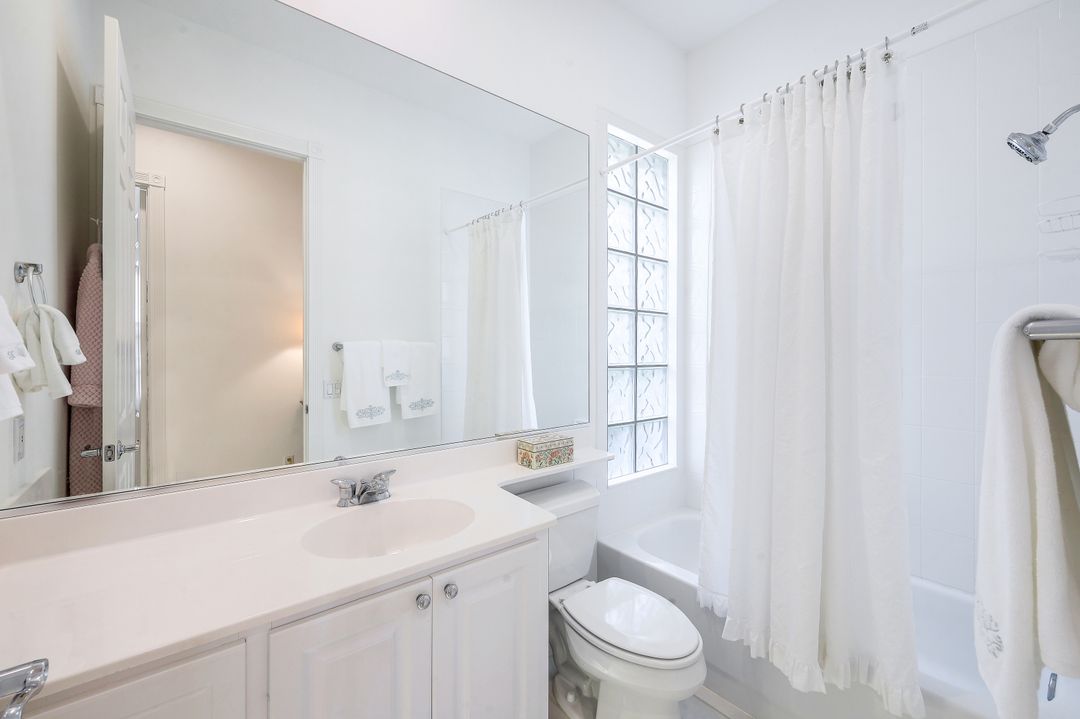 3101 Dominica Way, Naples, FL 34119