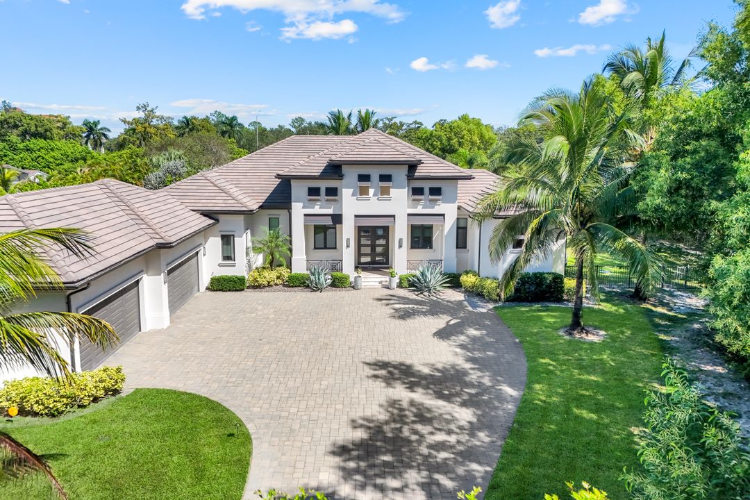 5861 Napa Woods Way, Naples, FL 34116