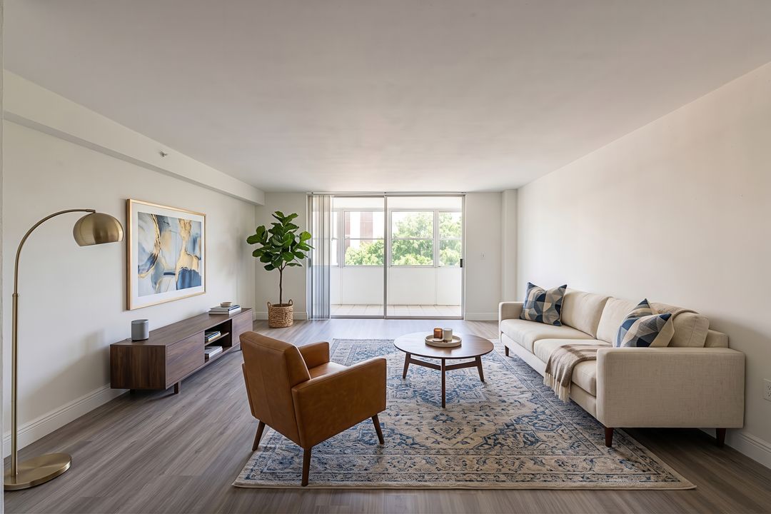 20 W Lucerne Cir #515, Orlando, FL 32801