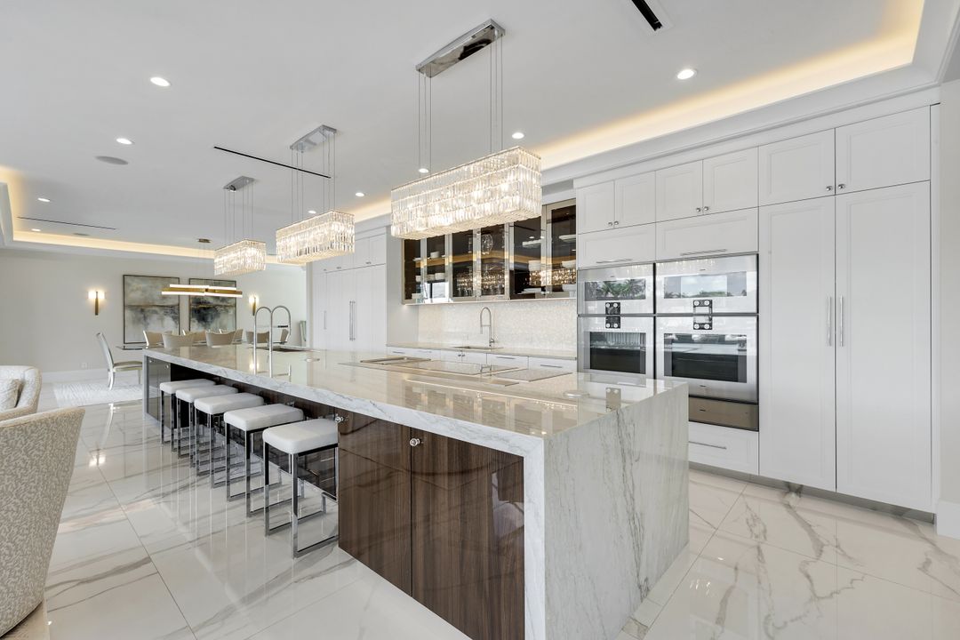 4900 Gulf Shore Blvd N, Naples, FL 34103