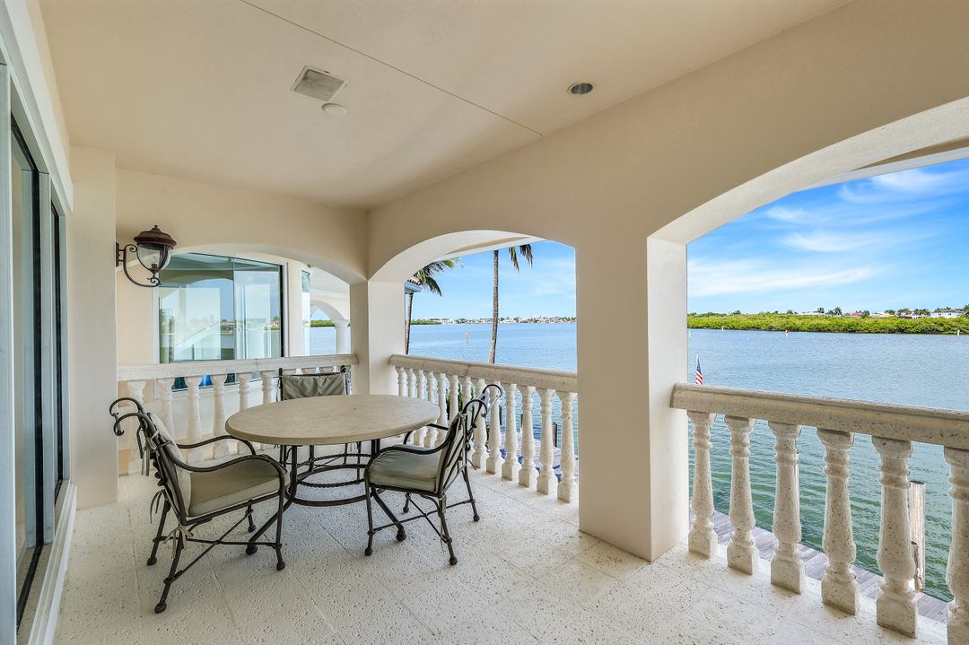 490 Renard Ct, Marco Island, FL 34145