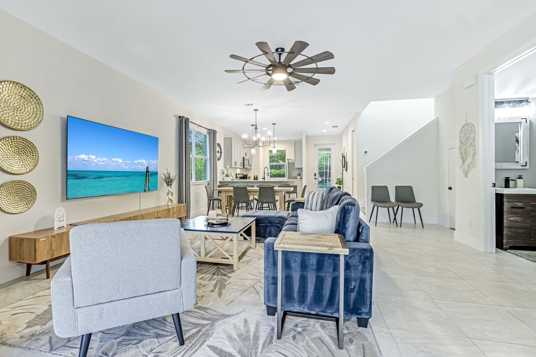 2955 Pine Tree Dr, Naples, FL 34112