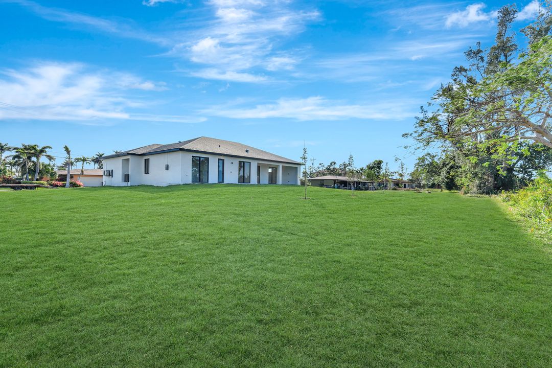 5722 SW 1st Ct, Cape Coral, FL 33914