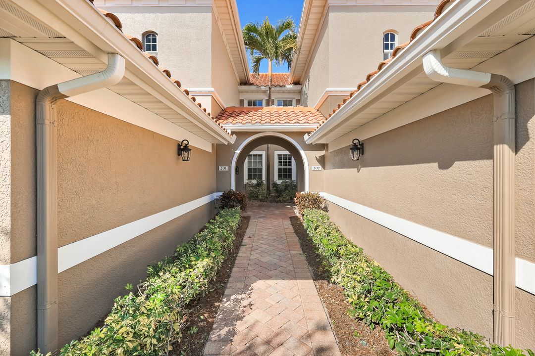 13034 Pennington Pl #202, Fort Myers, FL 33913