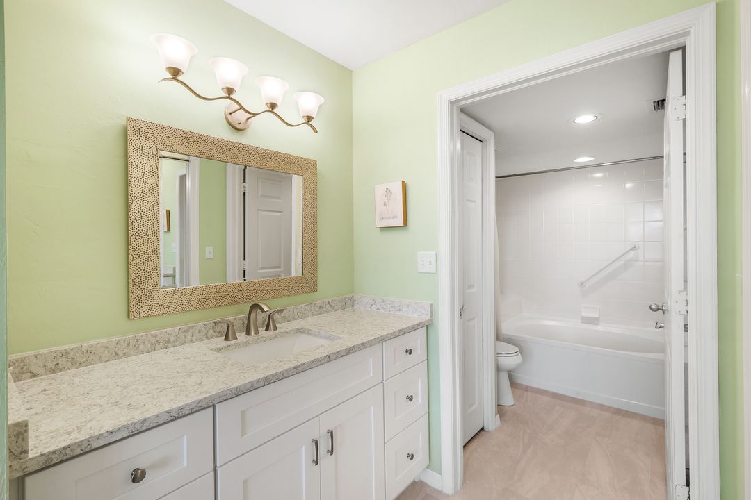 270 Naples Cove Dr #3205, Naples, FL 34110