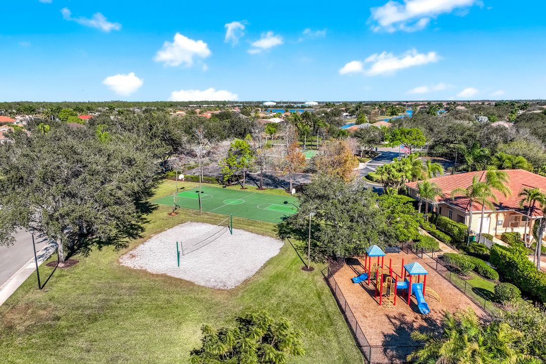 3201 Brookeview Ct, Naples, FL 34120