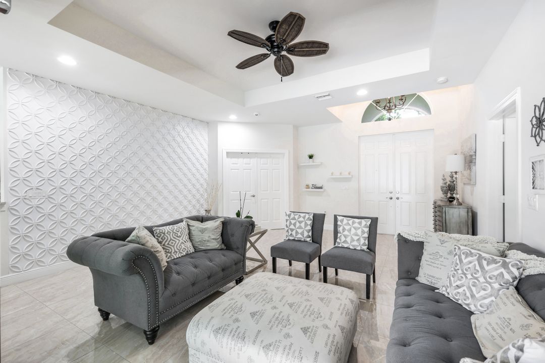 575 12th Ave NW, Naples, FL 34120
