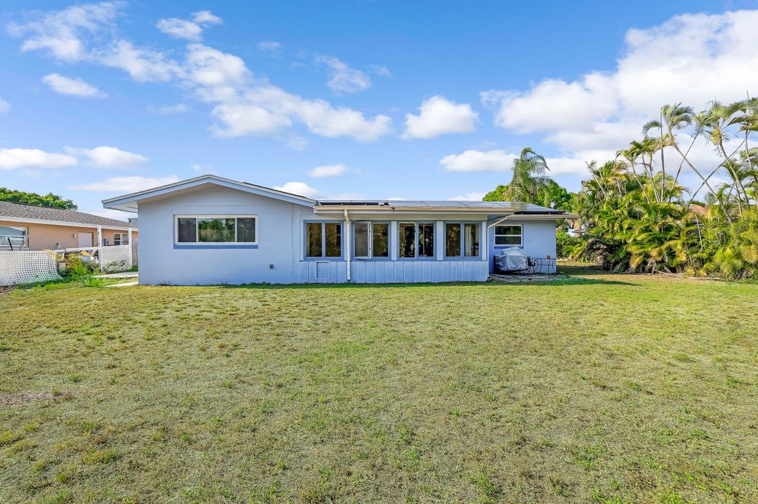 1670 N Hermitage Rd, Fort Myers, FL 33919