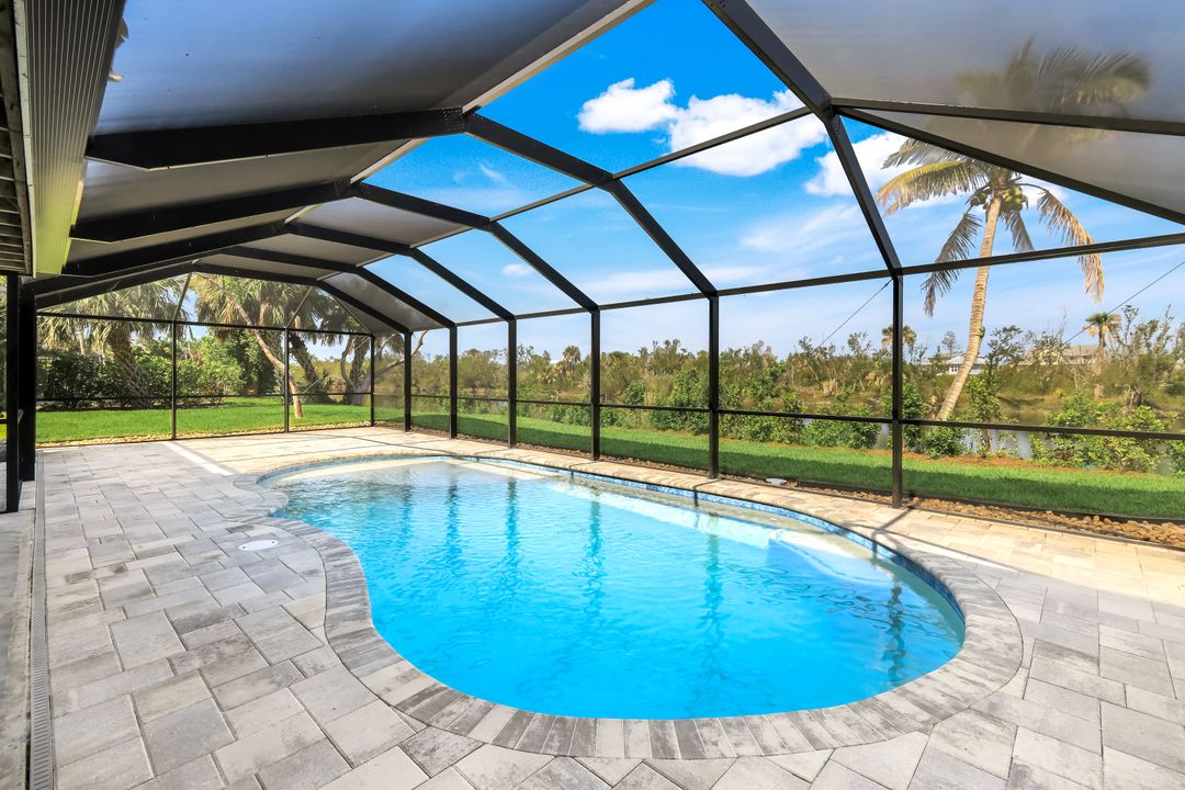 647 Rabbit Rd, Sanibel, FL 33957