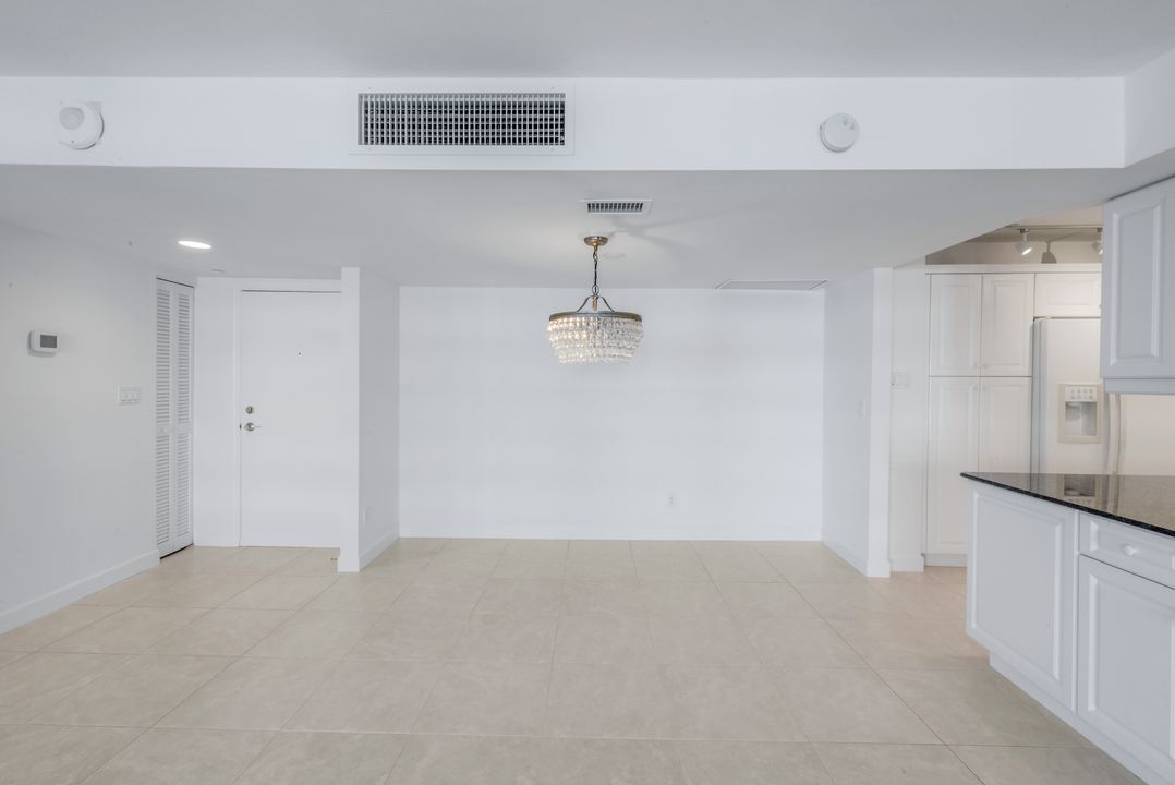 4001 Gulf Shore Blvd N #902, Naples, FL 34103