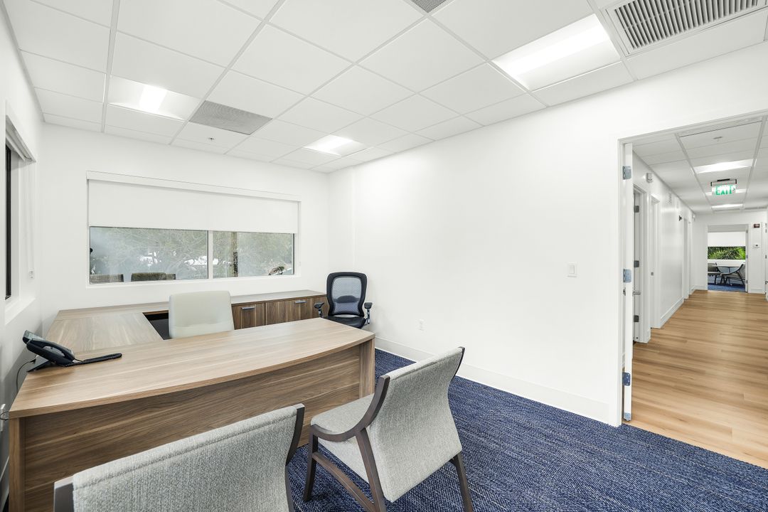 2390 Tamiami Trl N #212, Naples, FL 34103