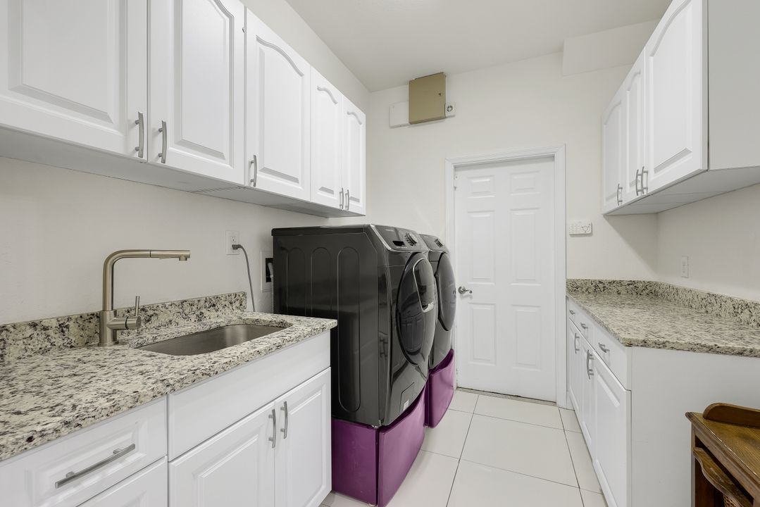 2309 SE 20th Pl, Cape Coral, FL 33990