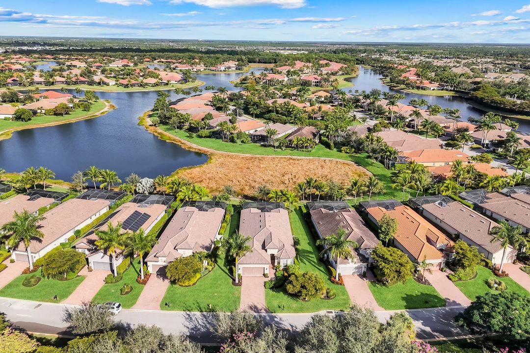 9539 Campanile Cir, Naples, FL 34114