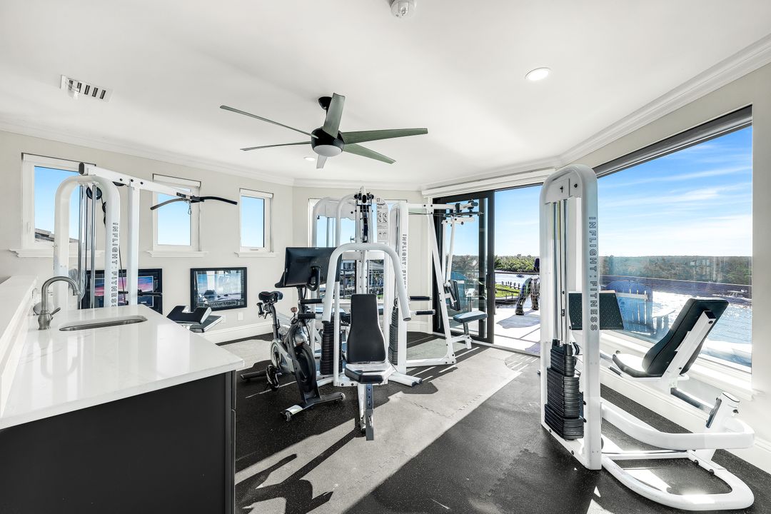 1518 Hermitage Ln, Cape Coral, FL 33914