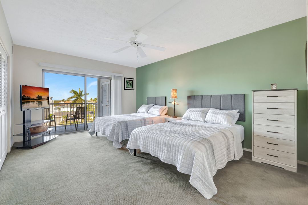 60 W Pelican St #401, Naples, FL 34113