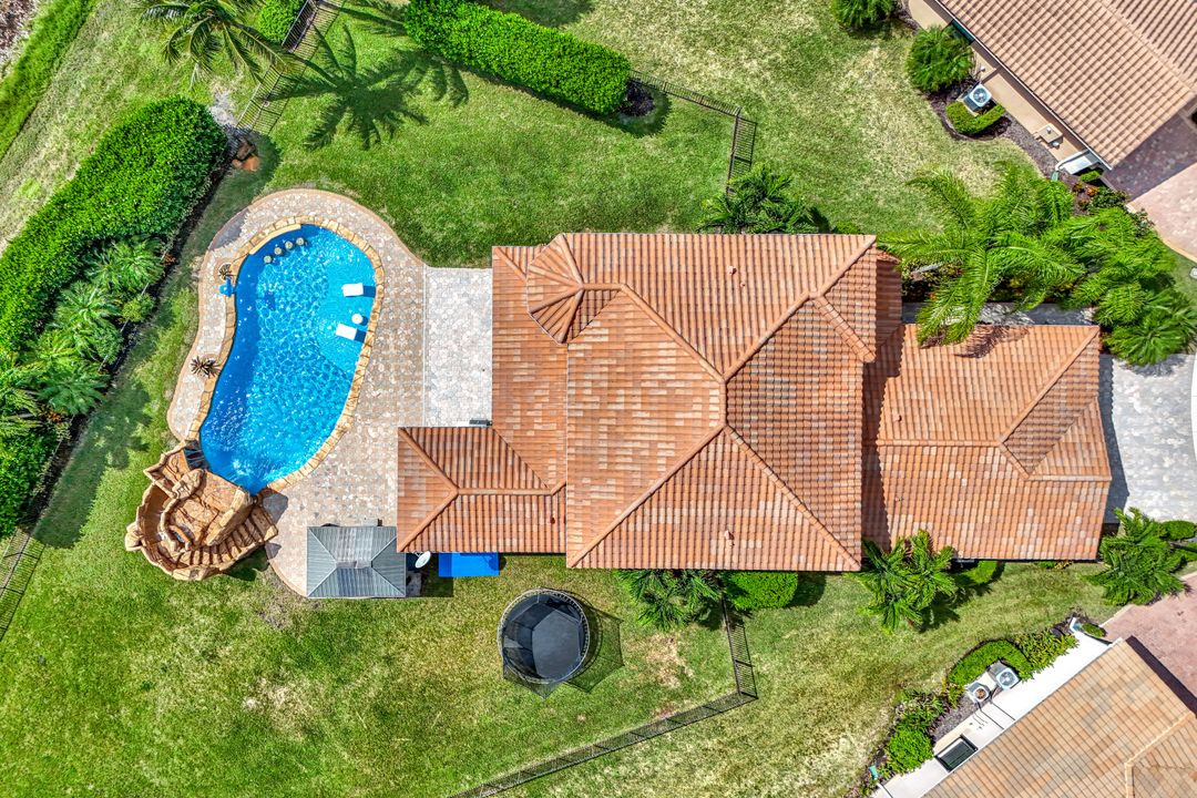 2750 Cinnamon Bay Cir, Naples, FL 34119