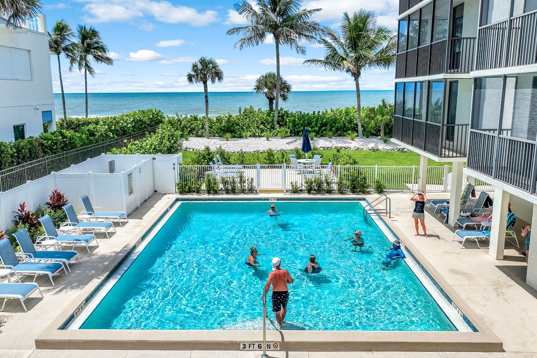 10475 Gulf Shore Dr #112, Naples, FL 34108