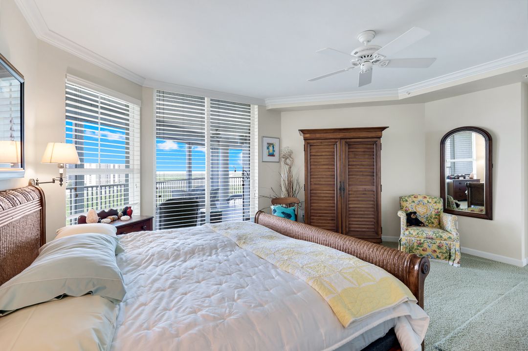 315 Dunes Blvd #707, Naples, FL 34110