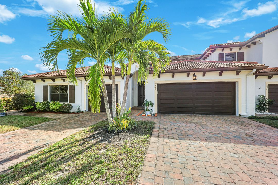 7890 Bristol Cir, Naples, FL 34120