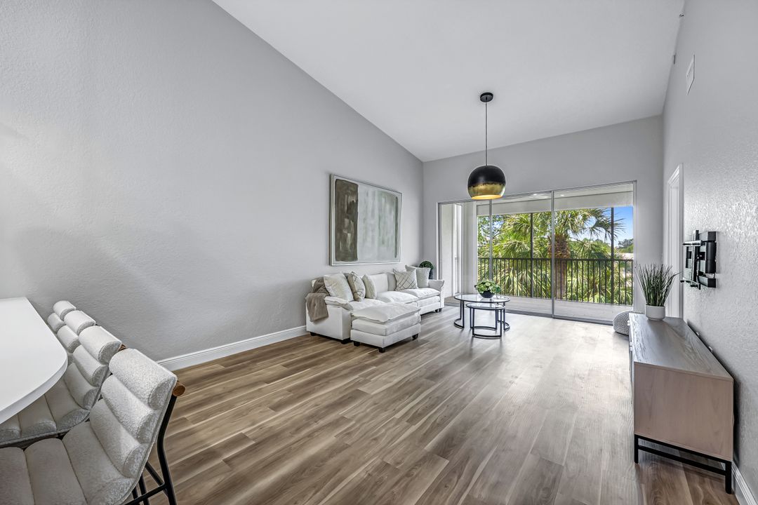 7741 Pebble Creek Cir #302, Naples, FL 34108