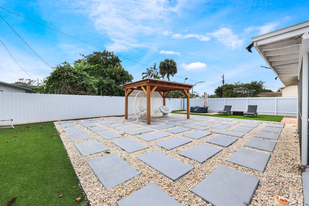 4830 Cortez Cir, Naples, FL 34112