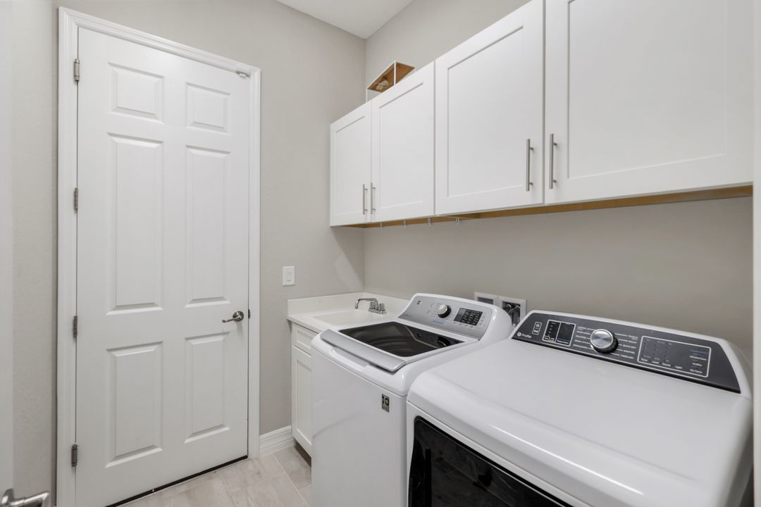 15242 Blue Bay Cir, Miromar Lakes, FL 33913