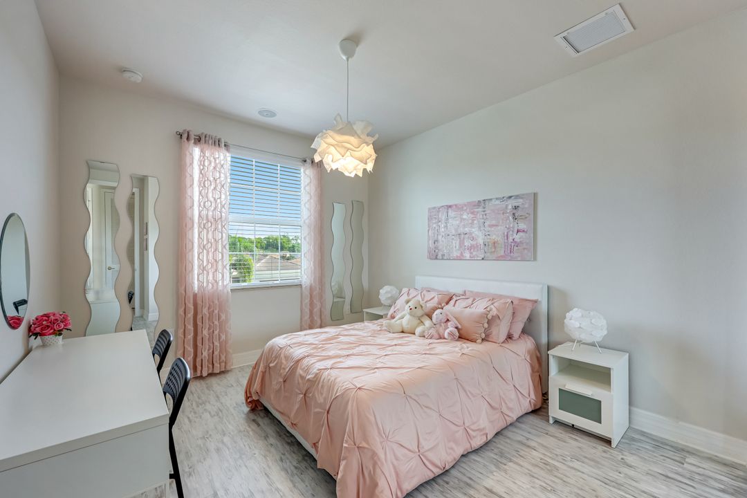6582 Monterey Point, Naples, FL 34105